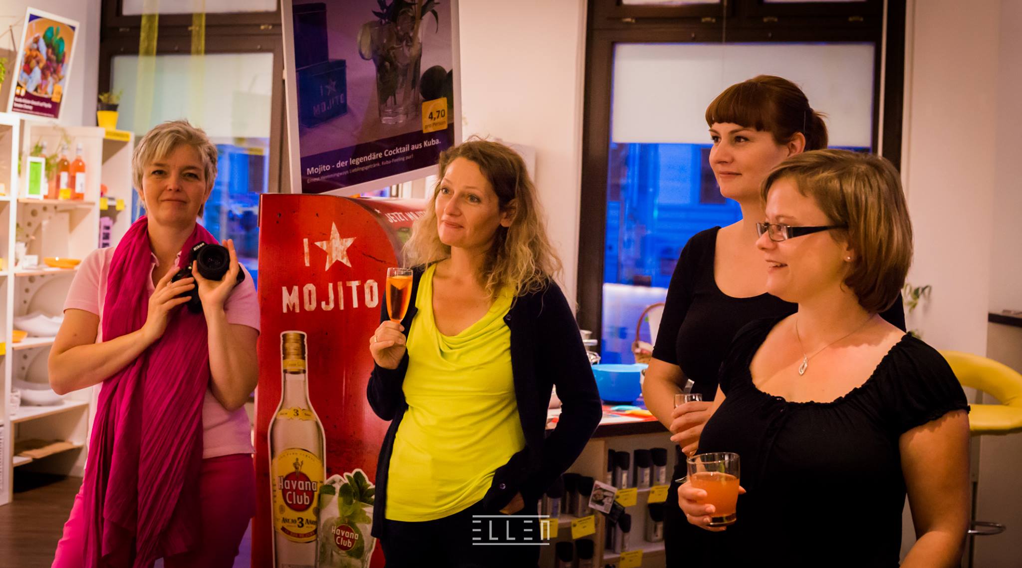Netzwerken und Livemarketing als nachhaltiges Event. KonzeptFuchs organisiert seit dem Sommer 2015 regelmäßig Veranstaltungen für Dresdner Unternehmerinnen.